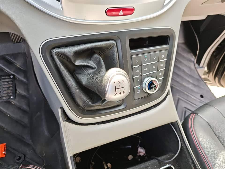 JAC Refine Ruifeng M4