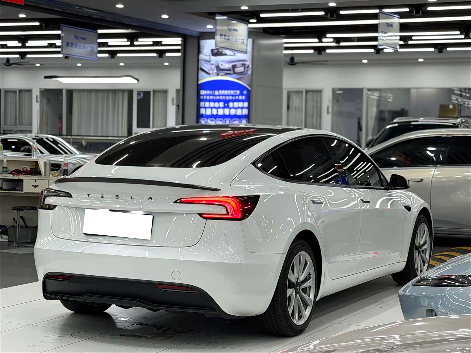 Tesla Model 3, 2024 6