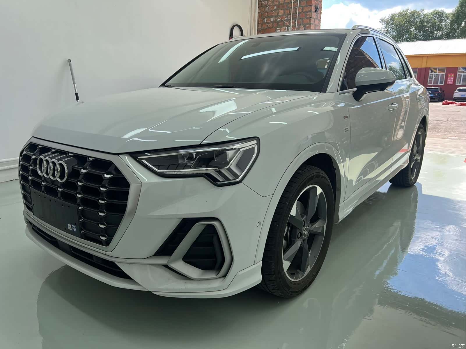 Audi Q3, 2023 1