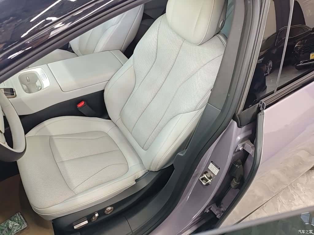 Xpeng P7, 2025 15