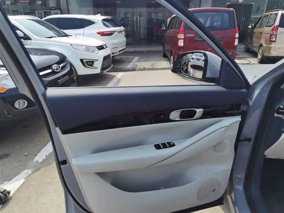 Geely Galaxy Galaxy E5