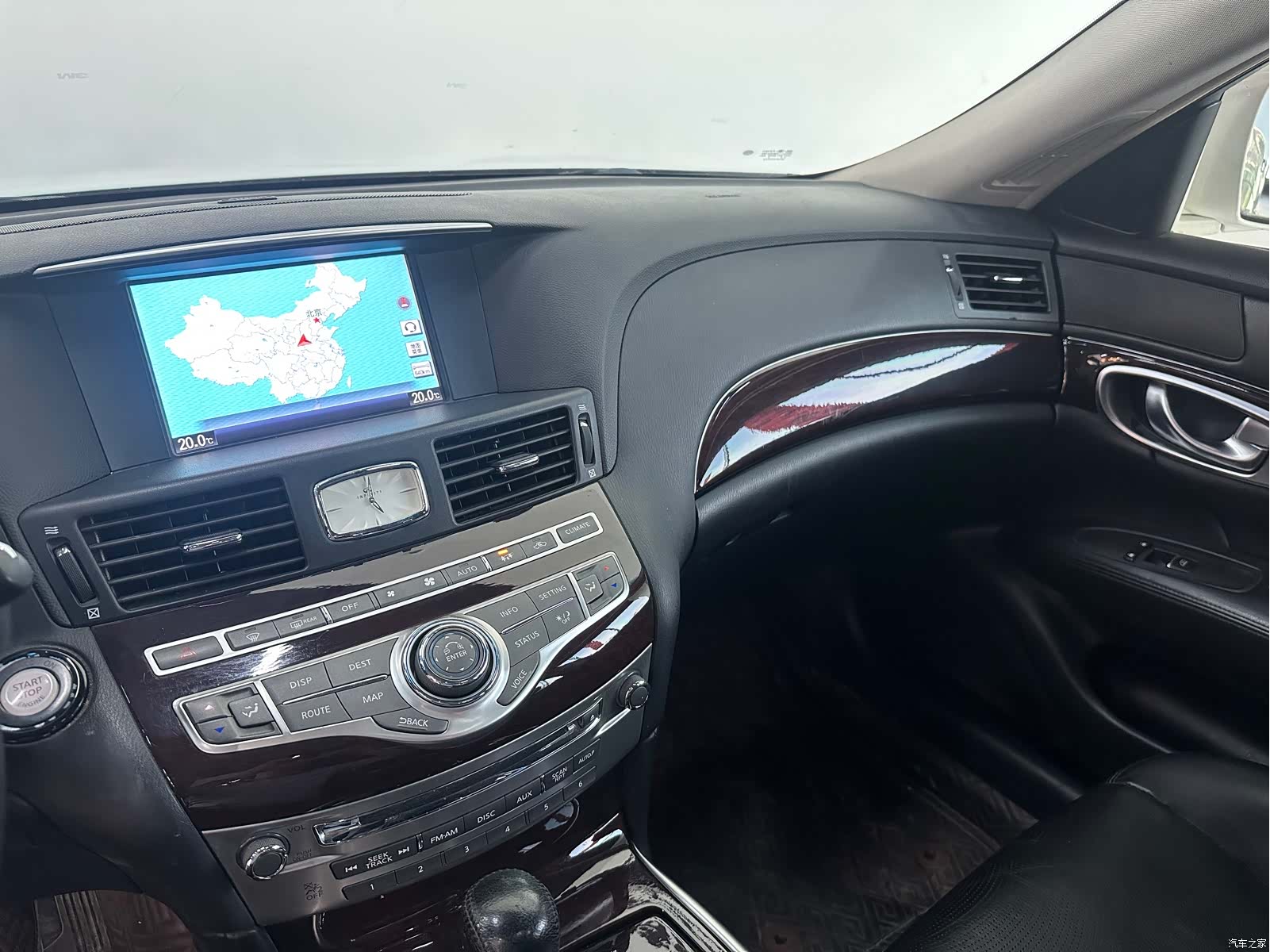 Infiniti Q70, 2015 14