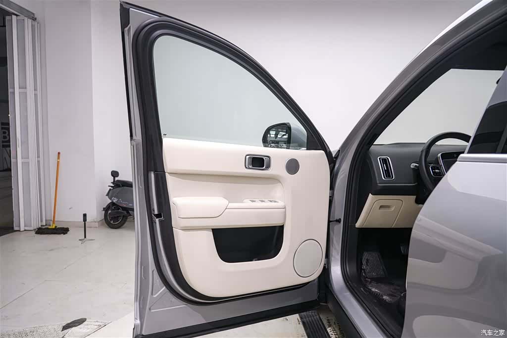Li Auto L9, 2023 17