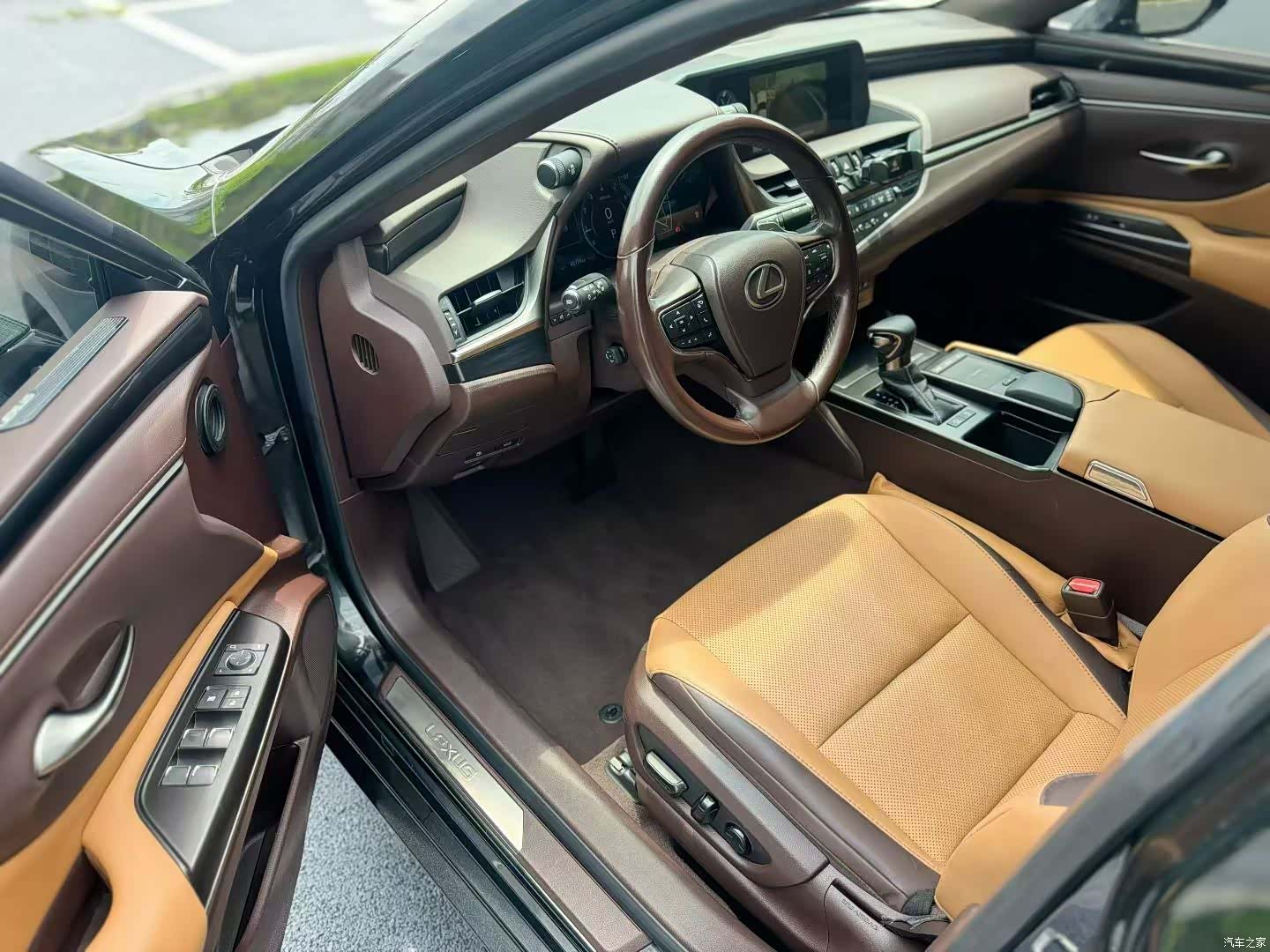 Lexus ES, 2021 4
