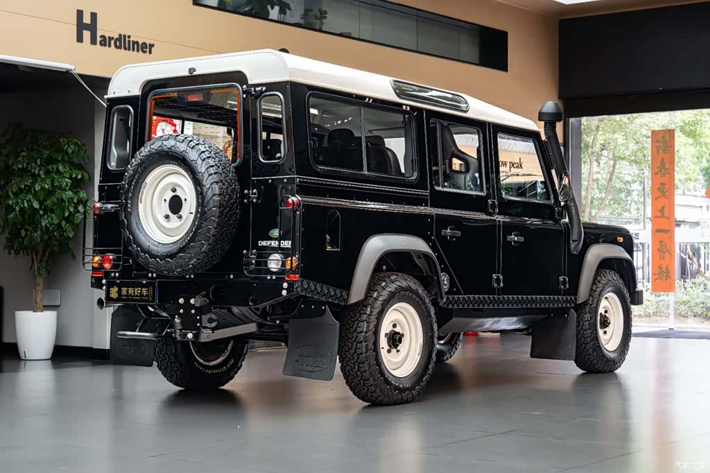Land Rover Defender, 2008 4