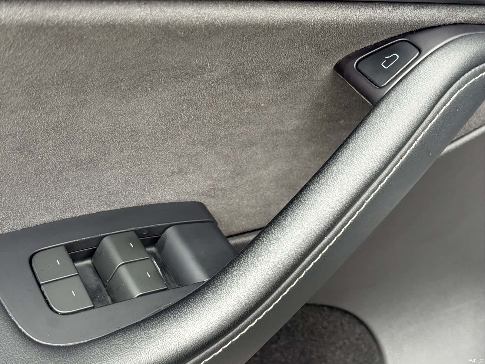 Tesla Model Y, 2023 19