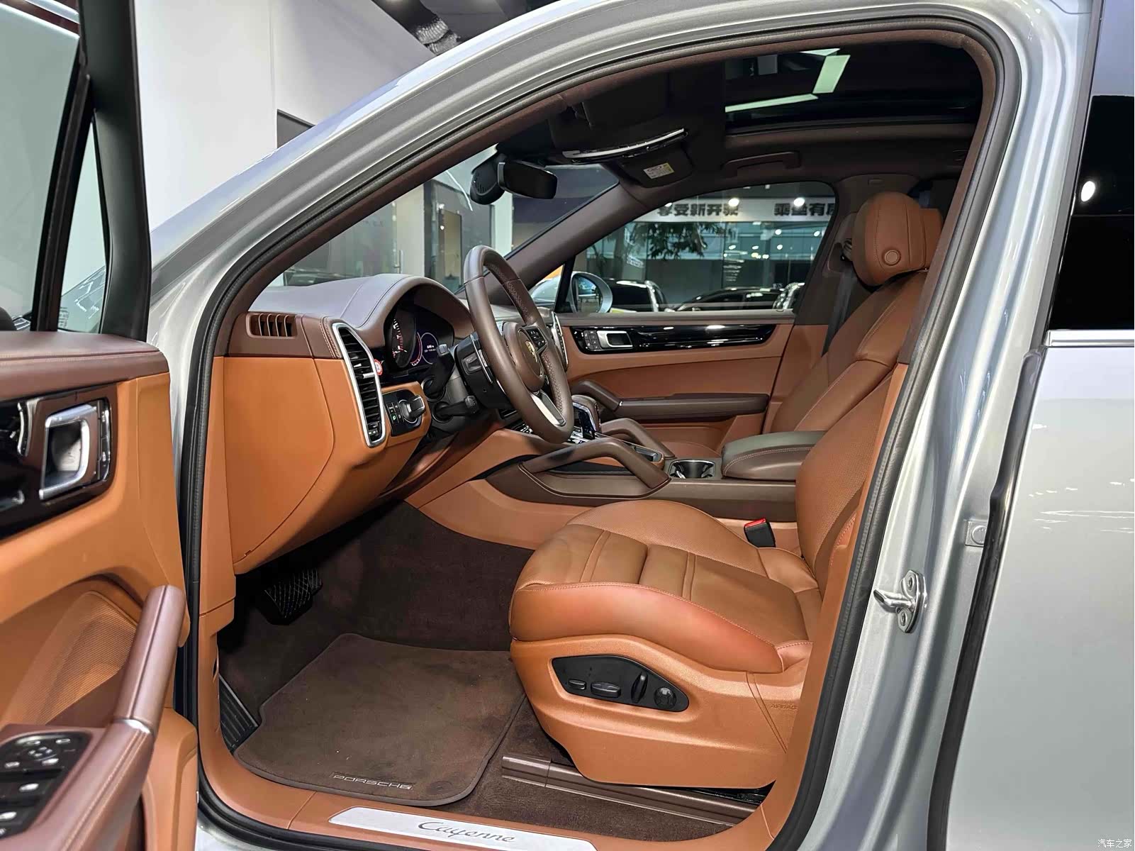 Porsche Cayenne, 2022 все фото