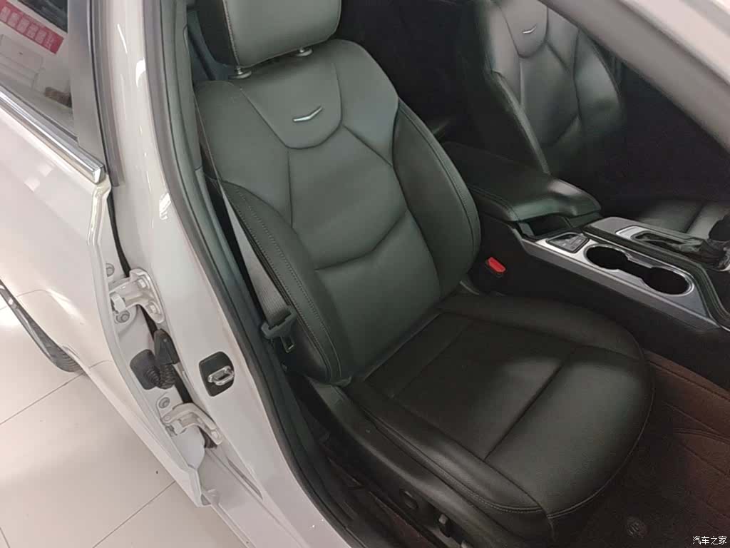 Cadillac CT4, 2021 25