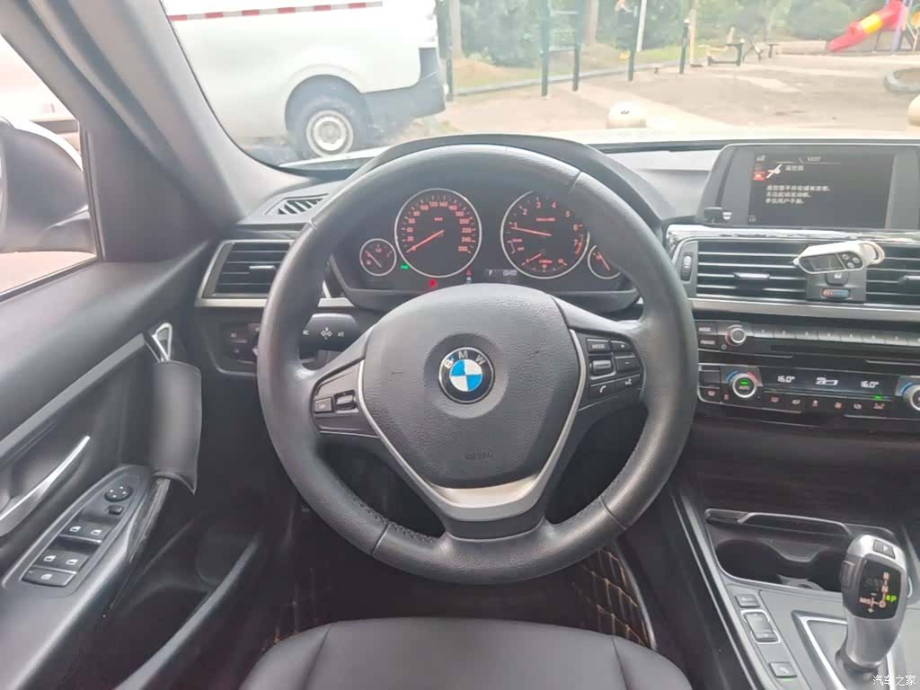BMW 3 Series, 2016 11