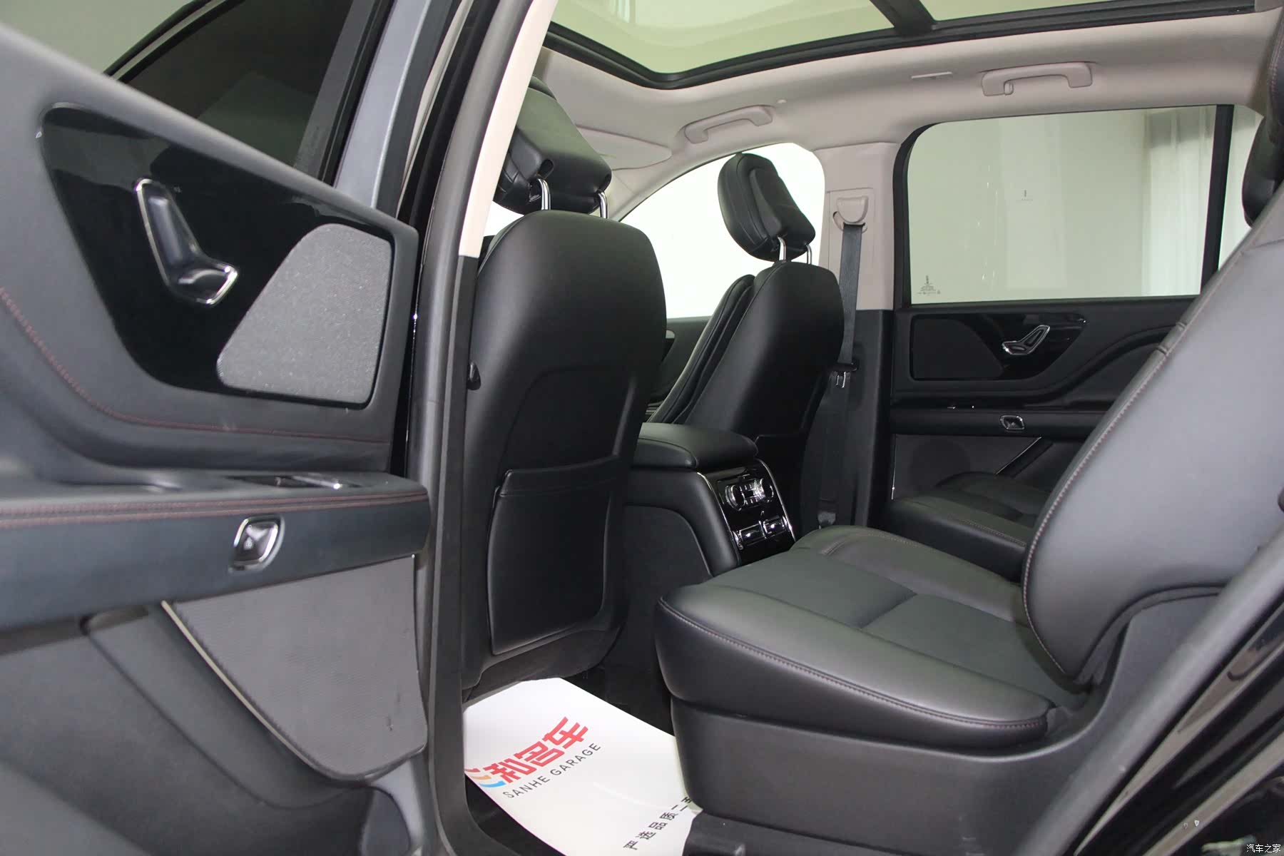 Lincoln Aviator, 2023 9