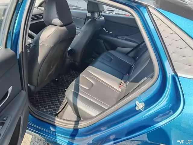 Hyundai Elantra, 2023 8
