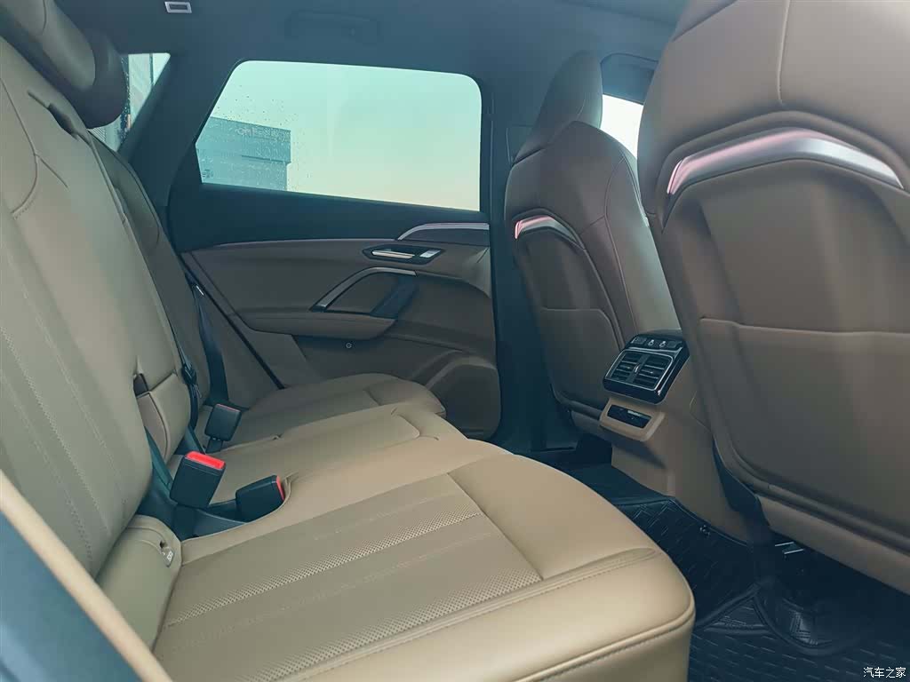 Audi Q5L, 2026 6