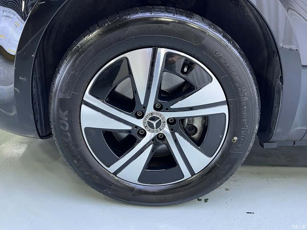 Mercedes-Benz 7, 2025 22