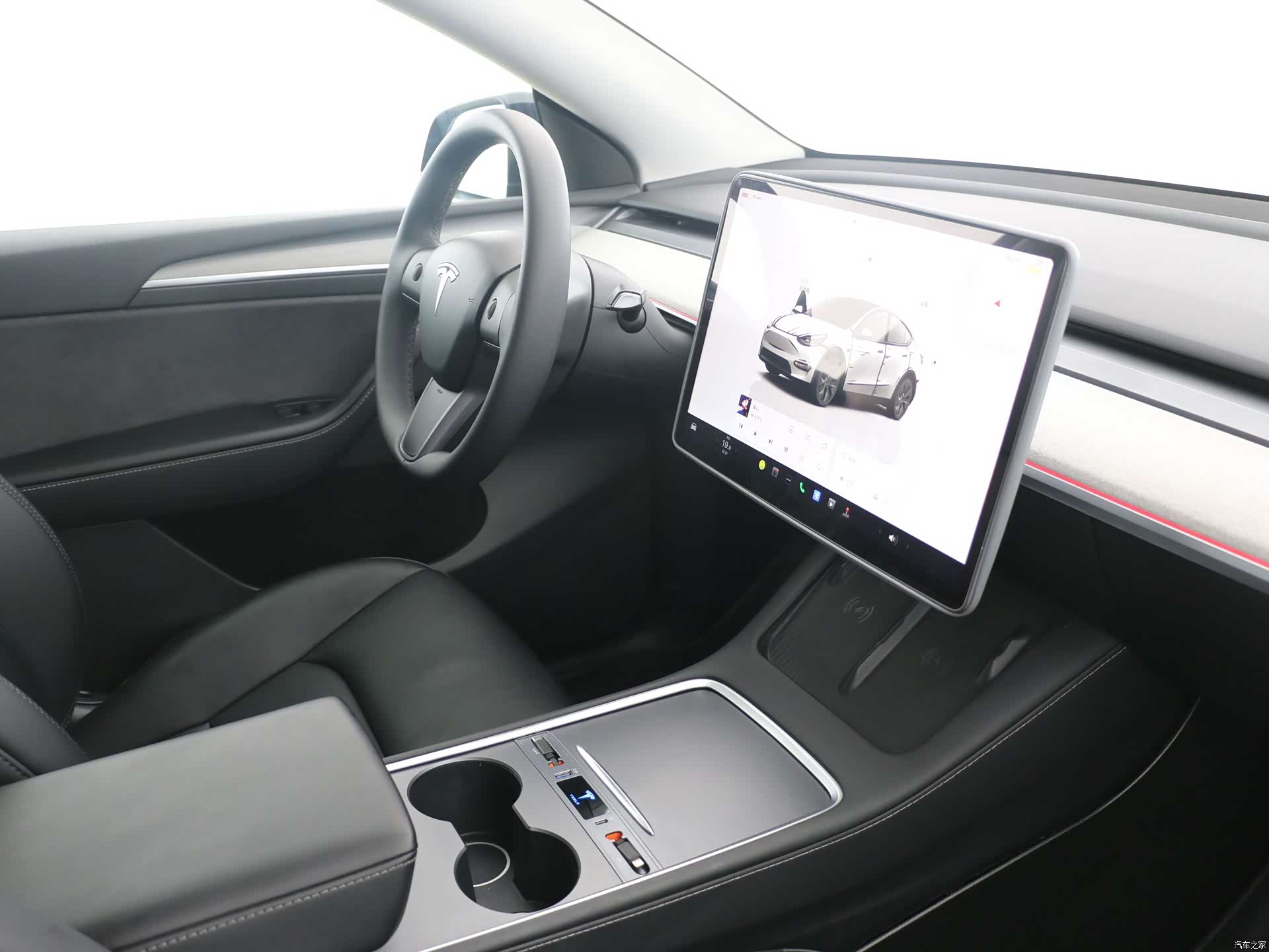 Tesla Model Y, 2024 6