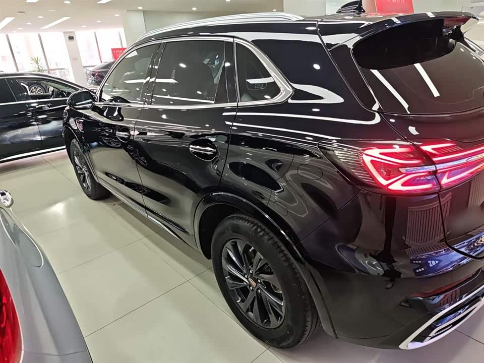 Hongqi HS5