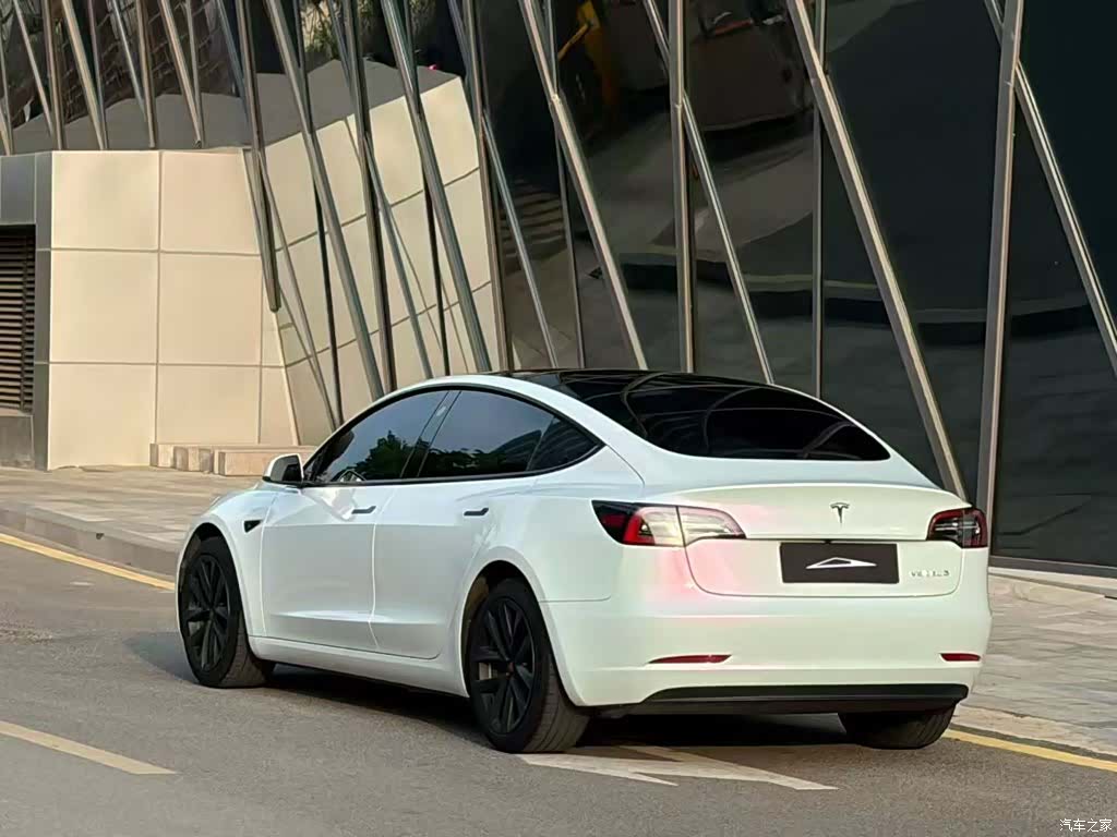 Tesla Model 3, 2022 4