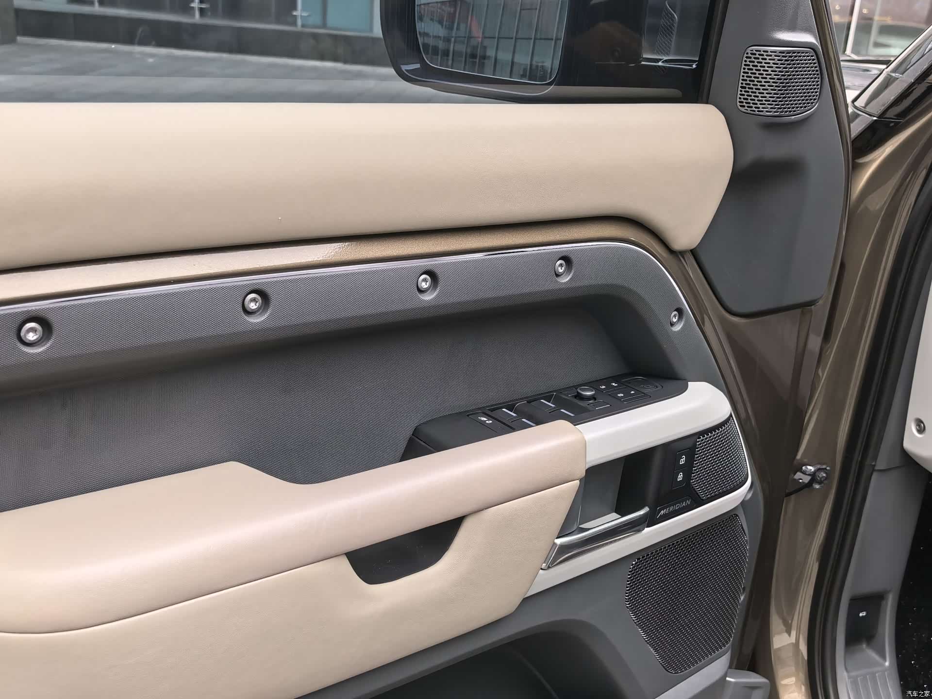 Land Rover Defender, 2020 8
