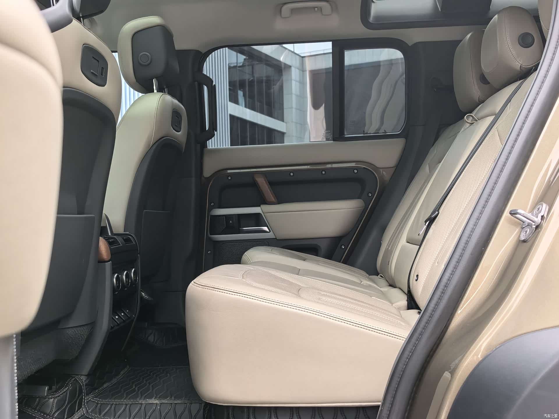 Land Rover Defender, 2020 11