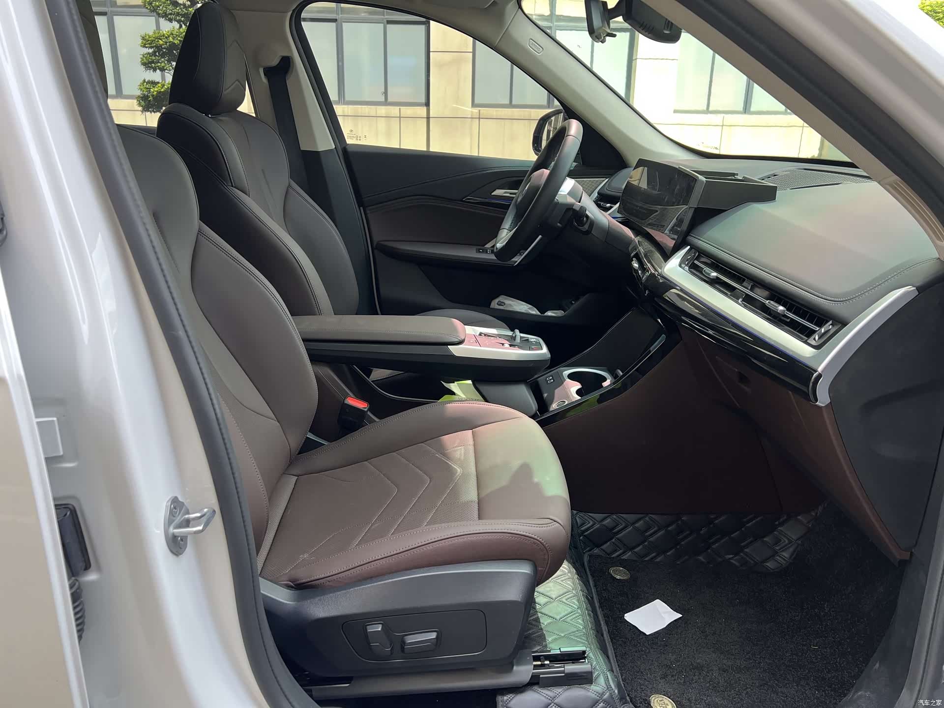 BMW X1, 2025 13
