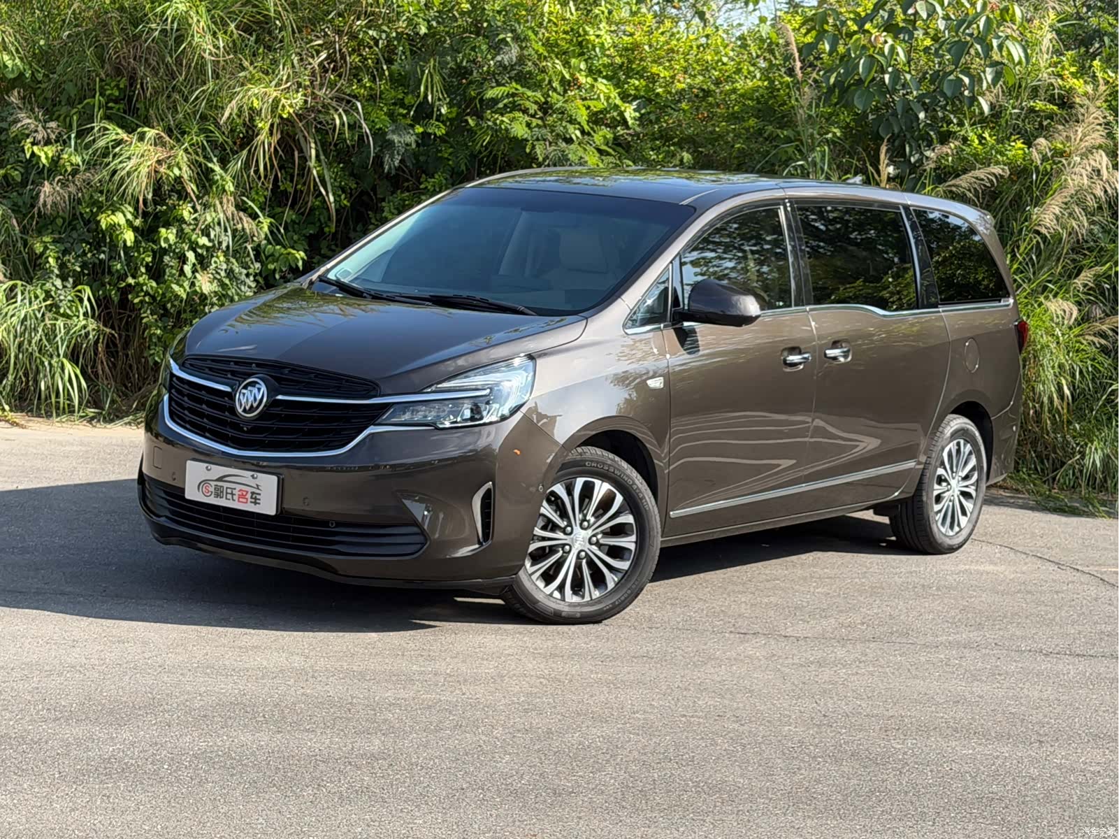 Buick GL8, 2021 1
