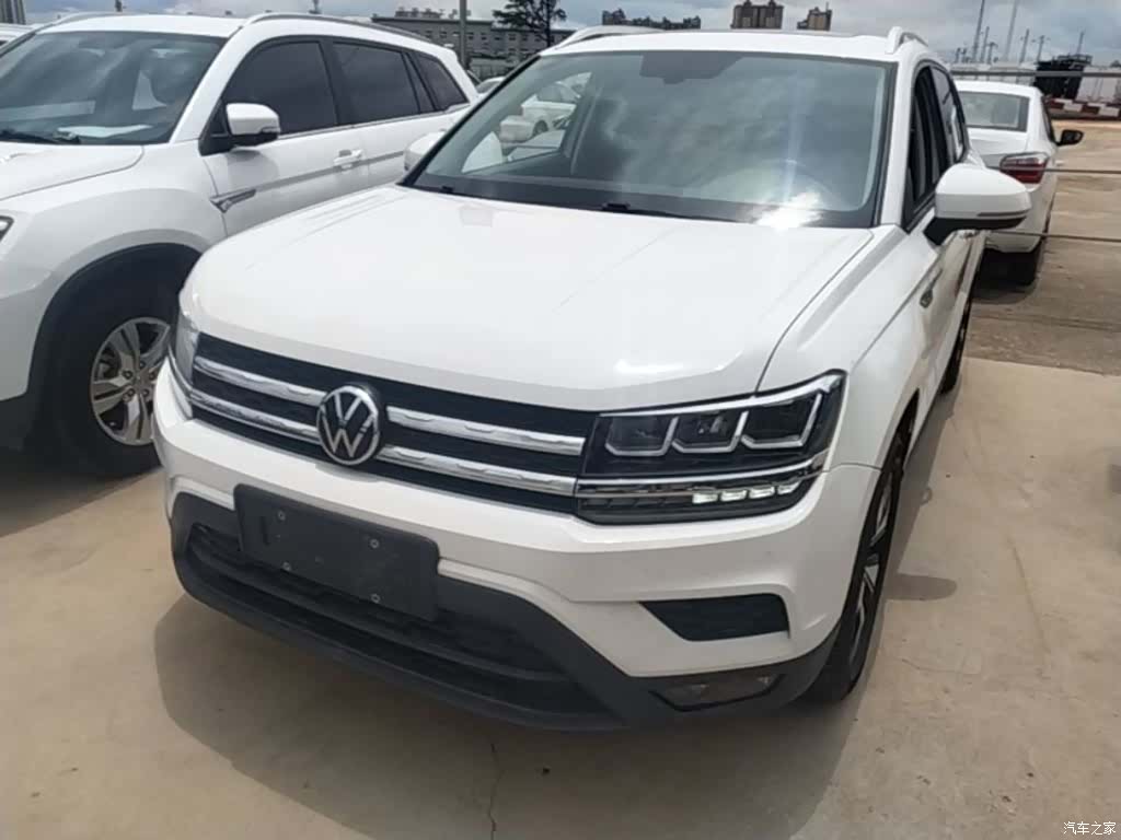 Volkswagen Tharu
