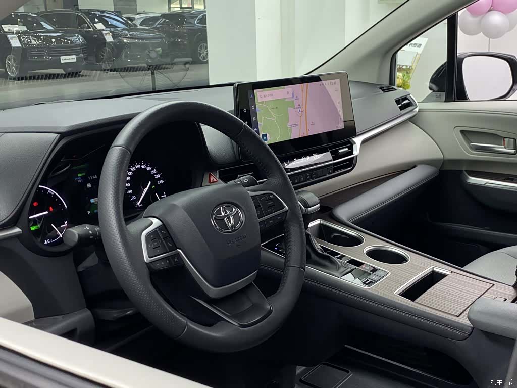 Toyota Granvia, 2024 23