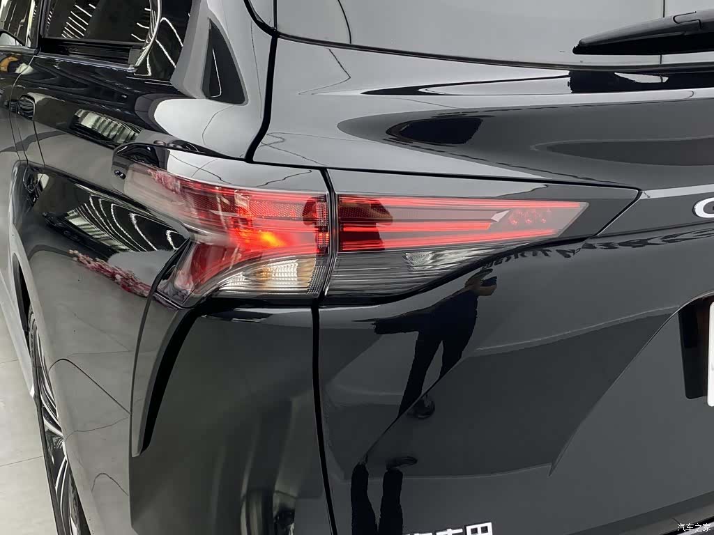 Toyota Granvia, 2024 32