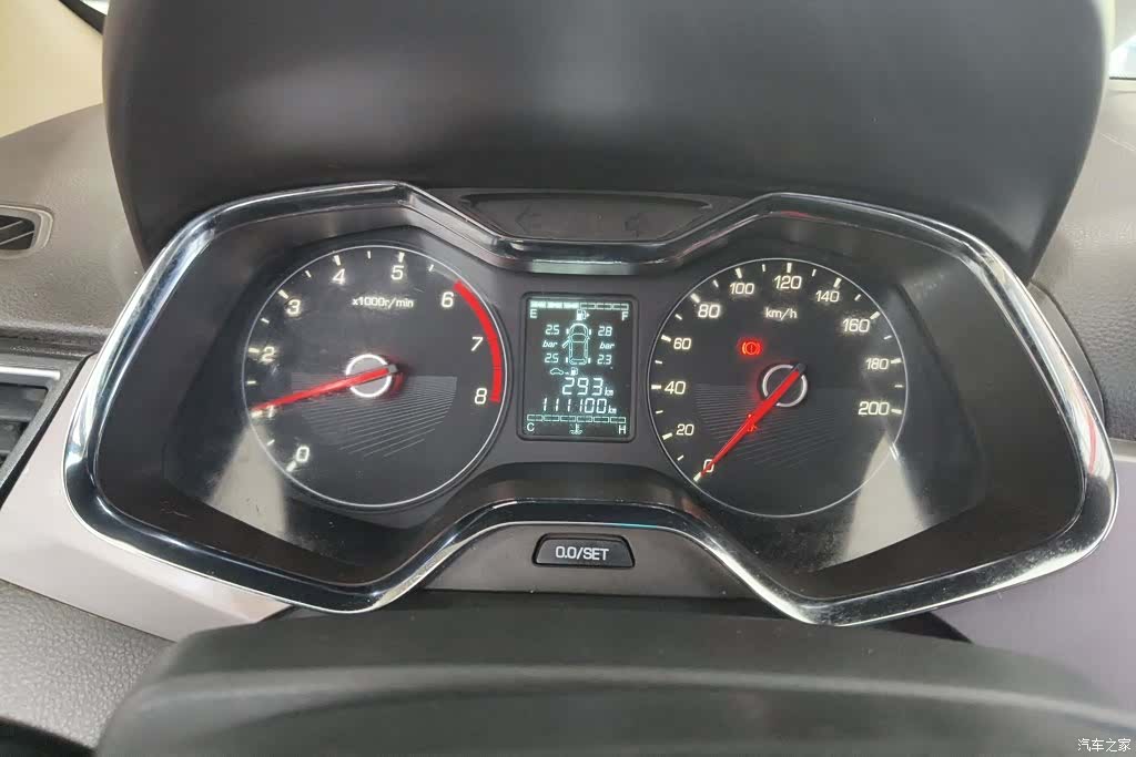 Wuling 310W, 2018 14