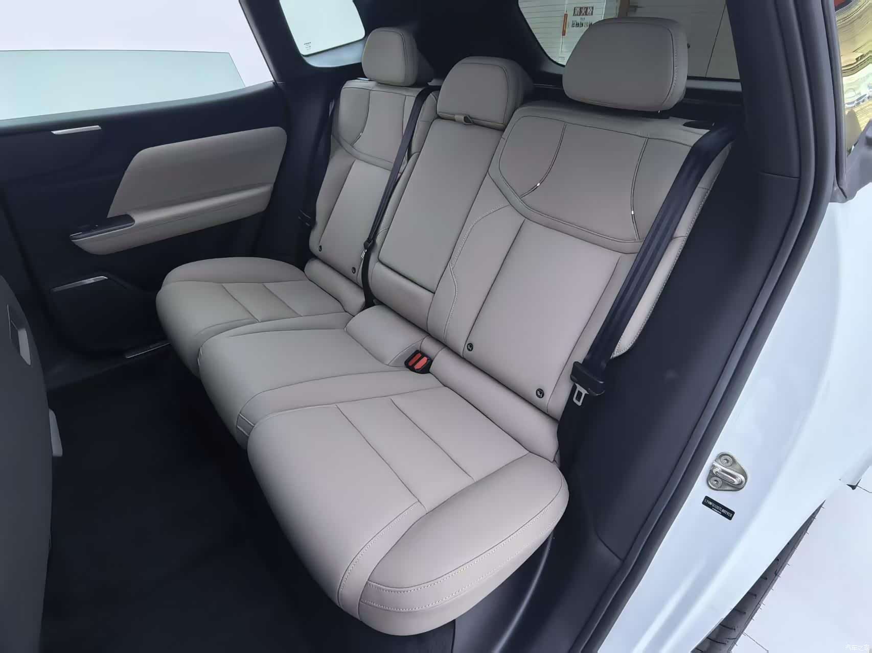 Volvo XC70, 2026 16