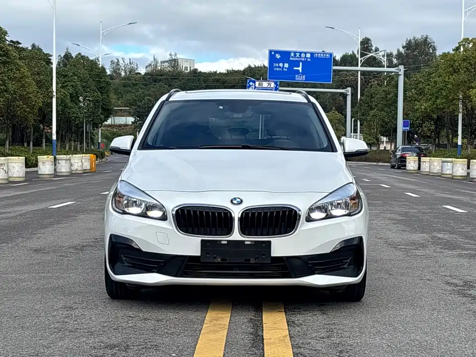 BMW 2 series station wagon