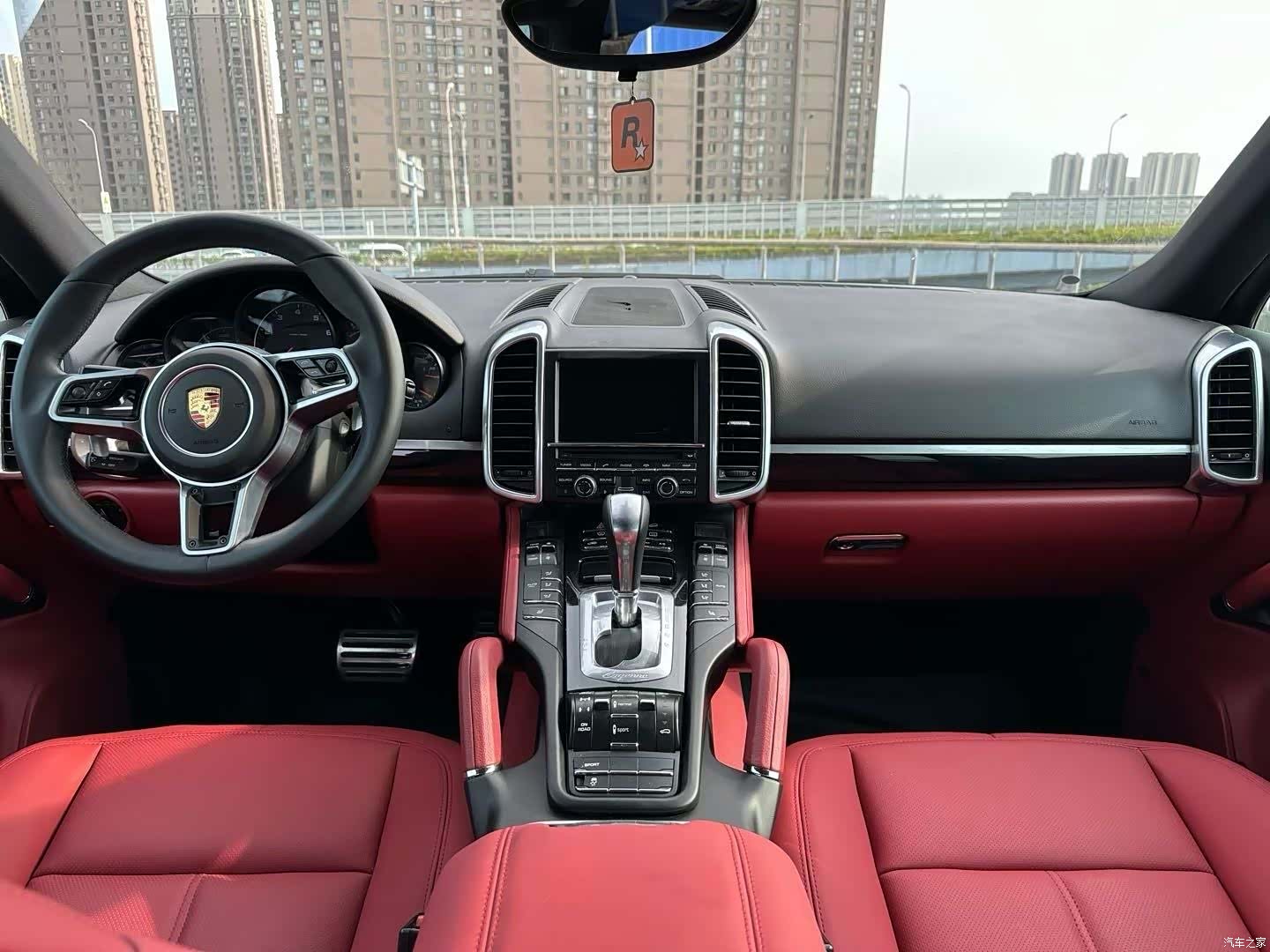 Porsche Cayenne, 2017 все фото