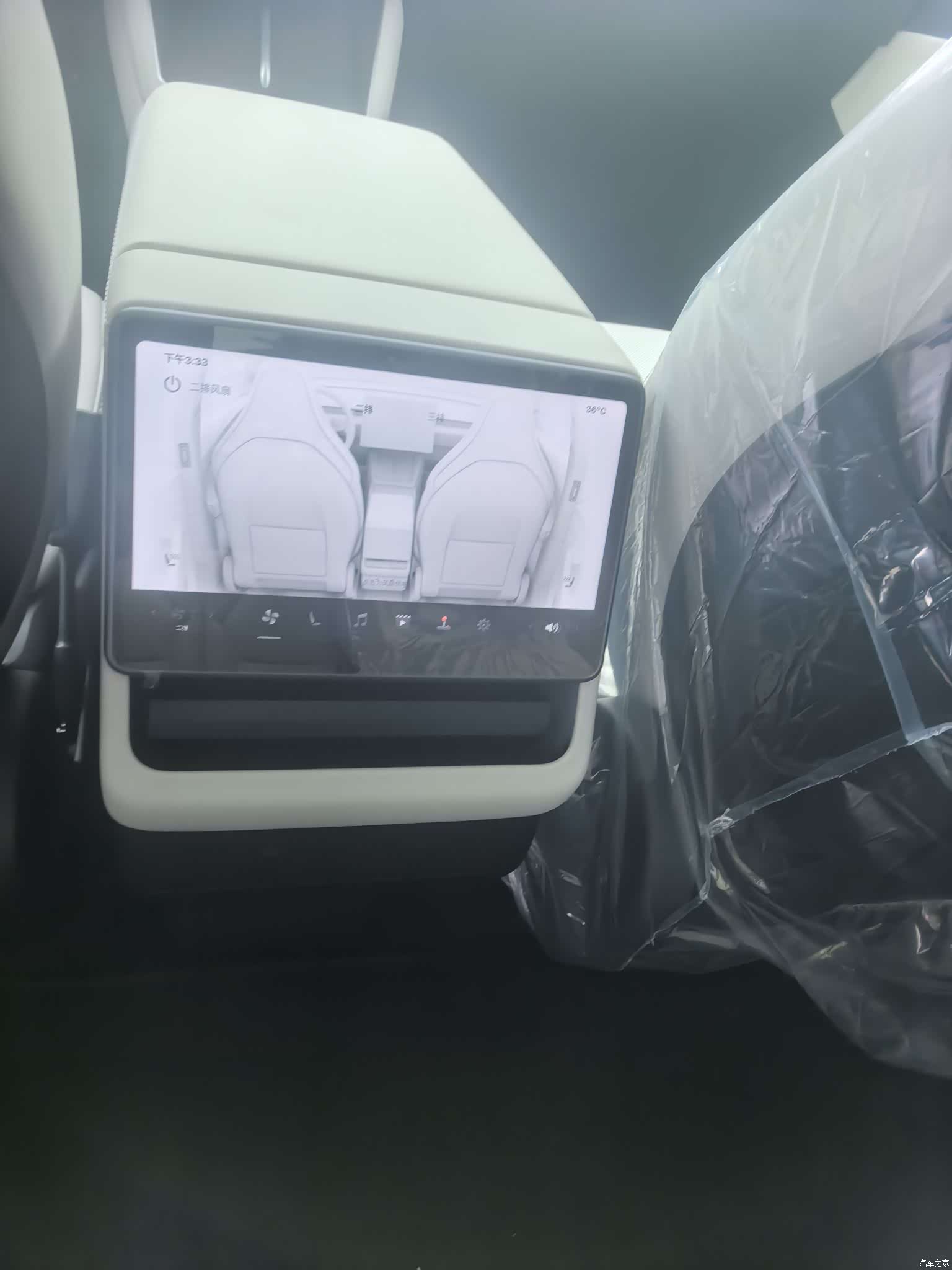 Tesla Model Y, 2026 7