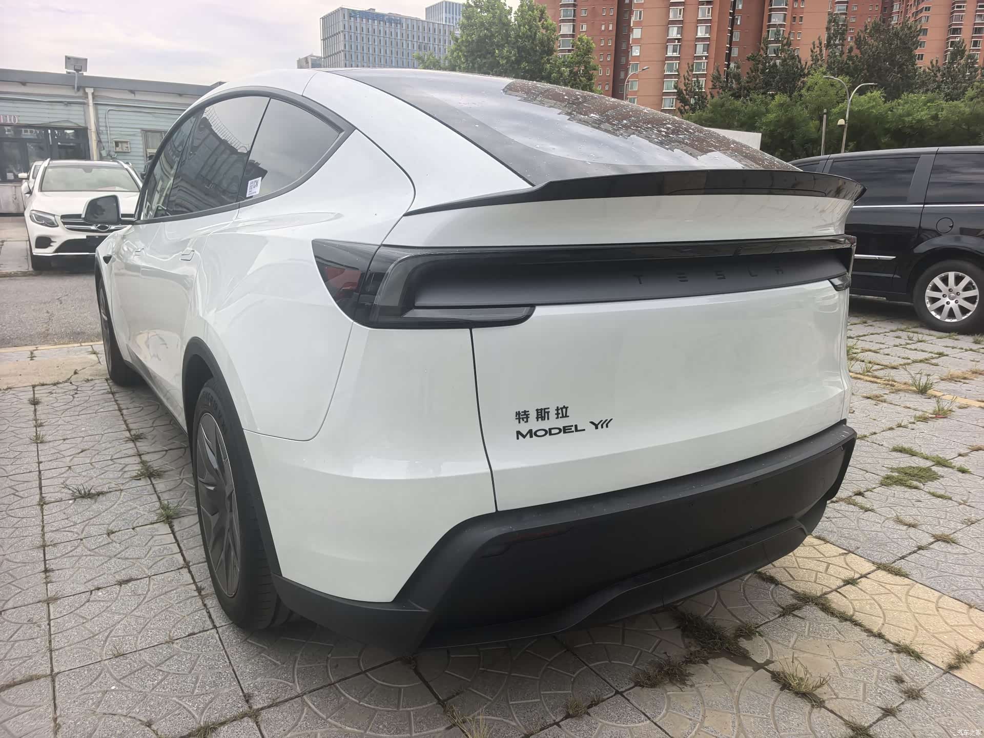 Tesla Model Y, 2026 13