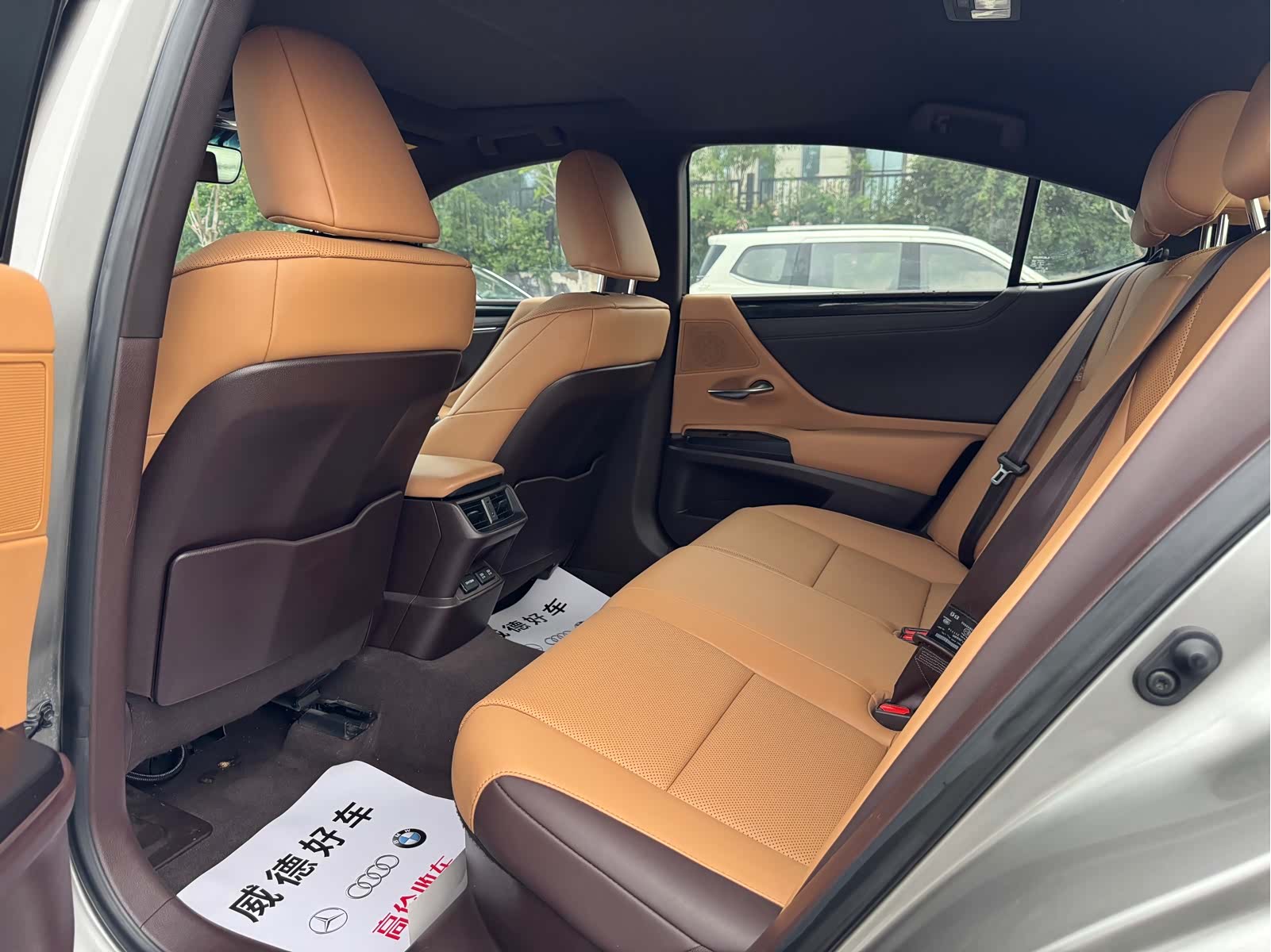 Lexus ES, 2021 11