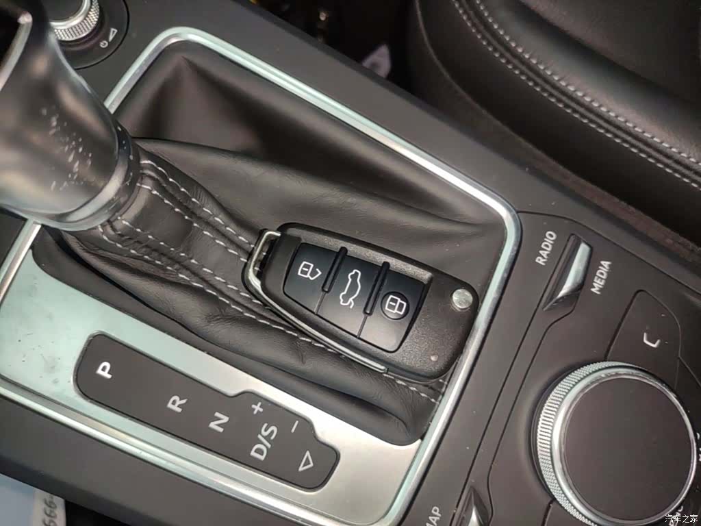 Audi Q2L, 2022 9