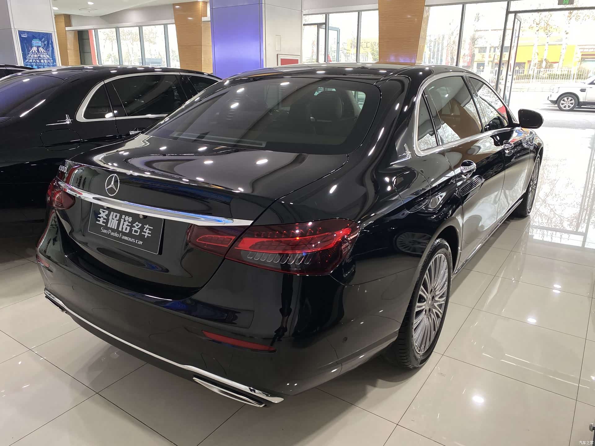 Mercedes-Benz E-Class, 2022 4