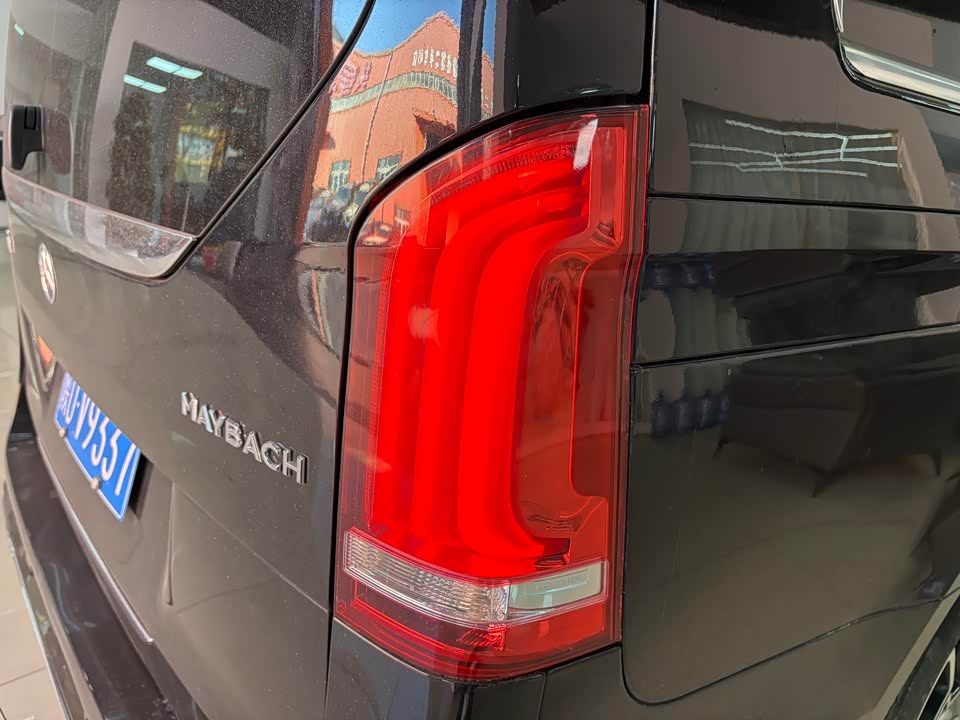 Mercedes-Benz V-class