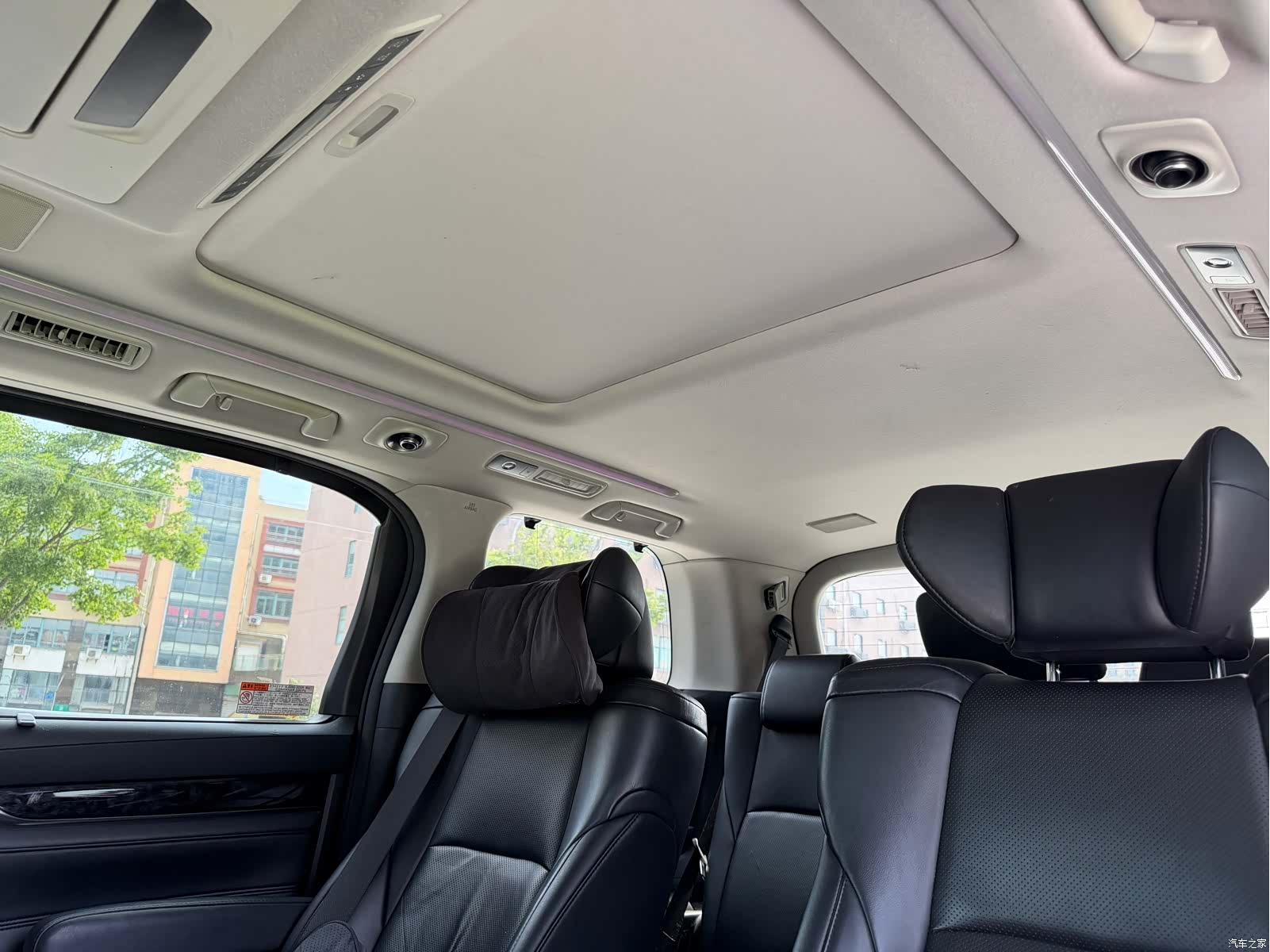Toyota Vellfire, 2022 18