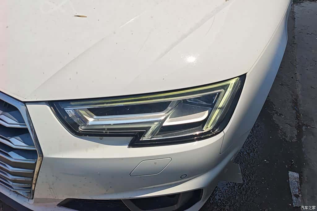Audi A4L, 2019 все фото