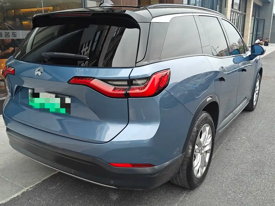 NIO ES8