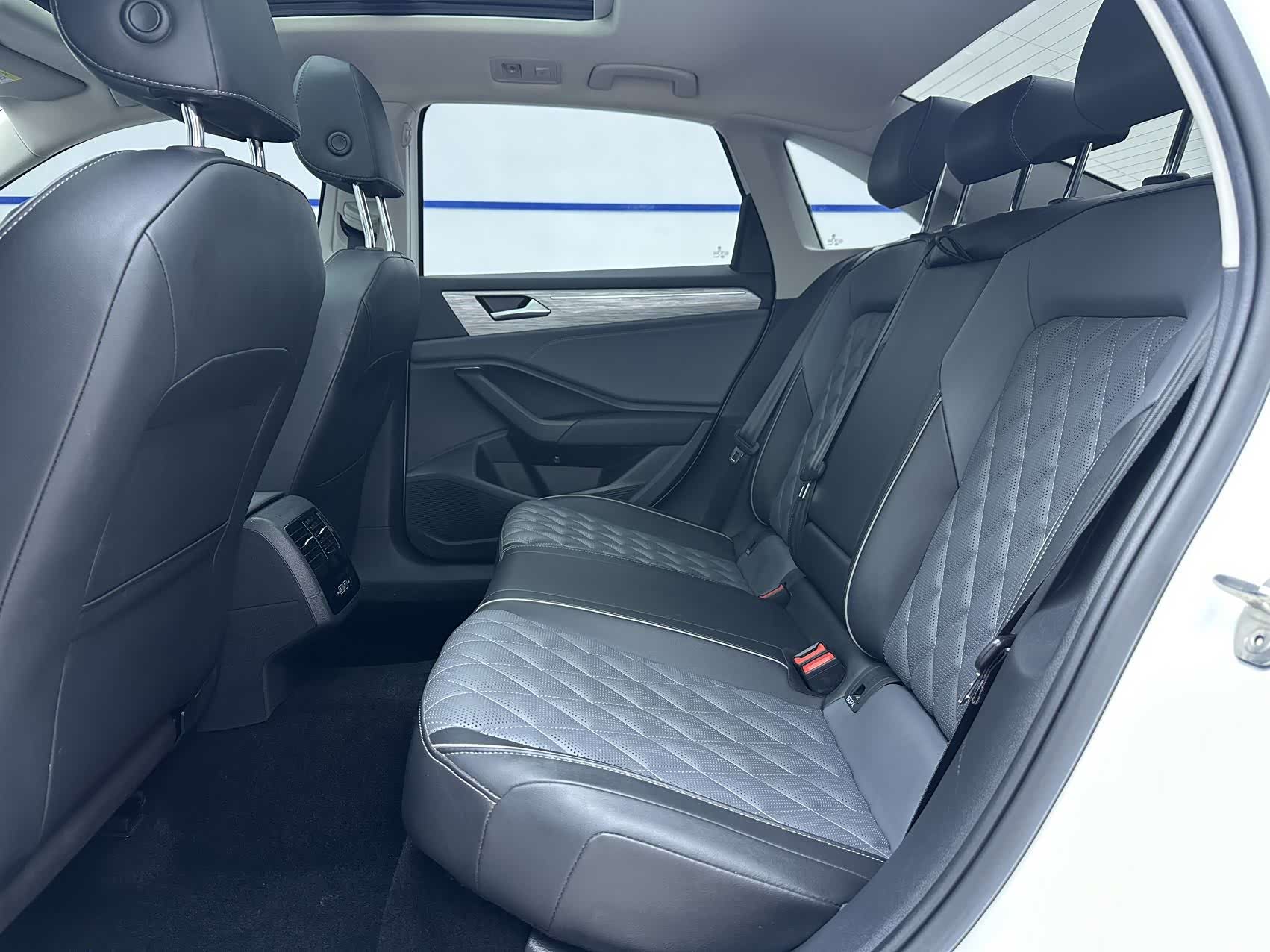 Volkswagen Sagitar, 2023 9