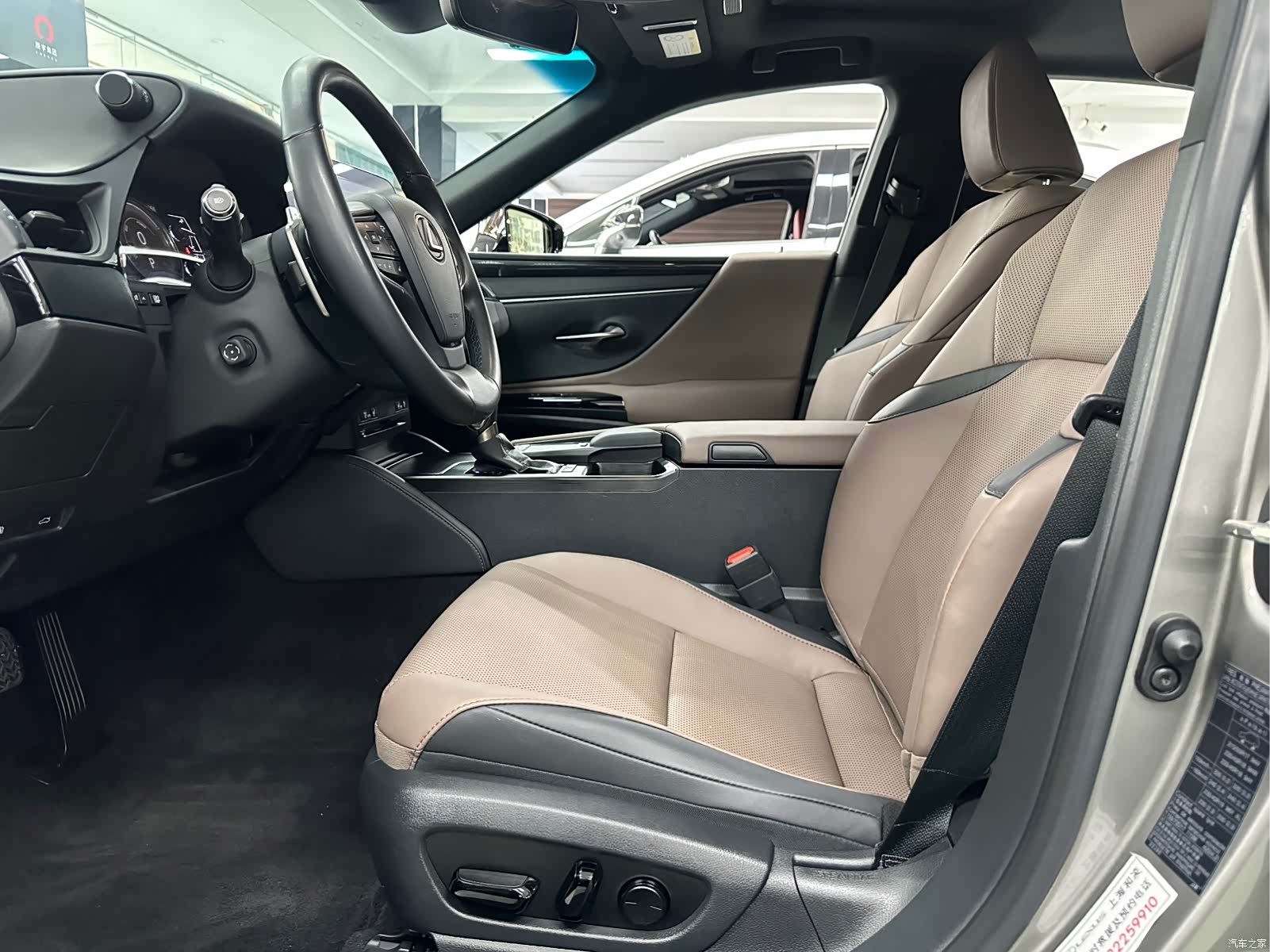 Lexus ES, 2022 10