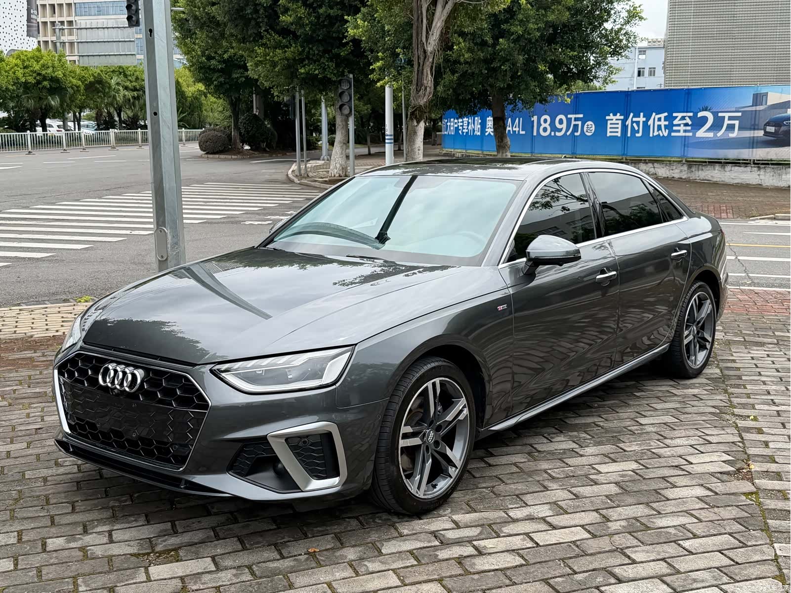 Audi A4L, 2021 1