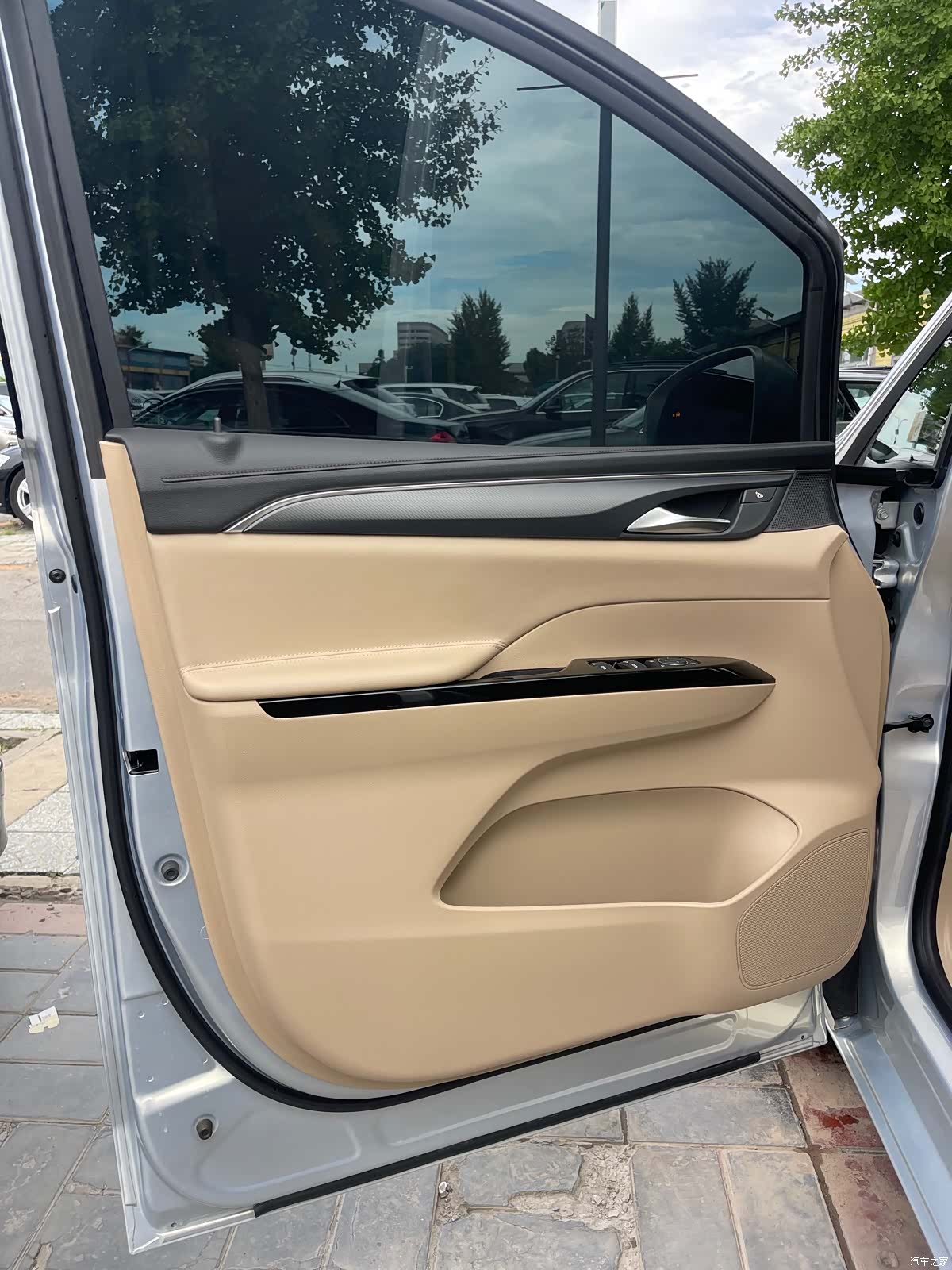 Buick GL8, 2025 8