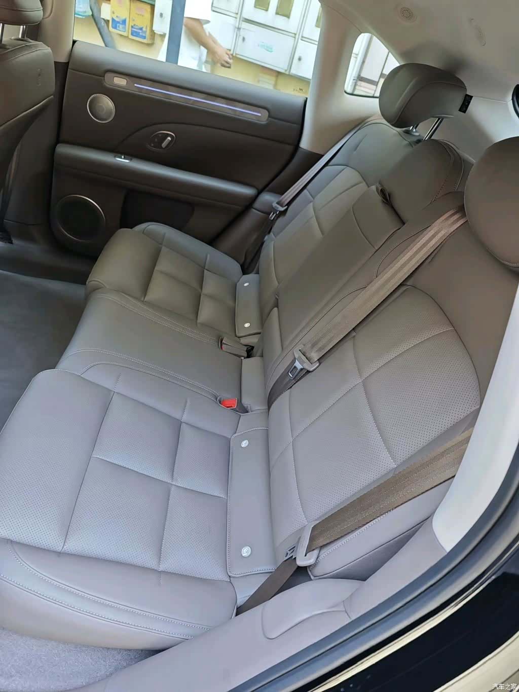 IM Motors LS6, 2025 4