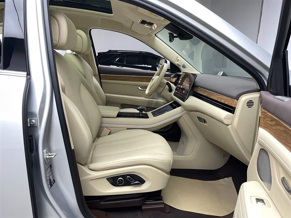 AITO Ask the world M7