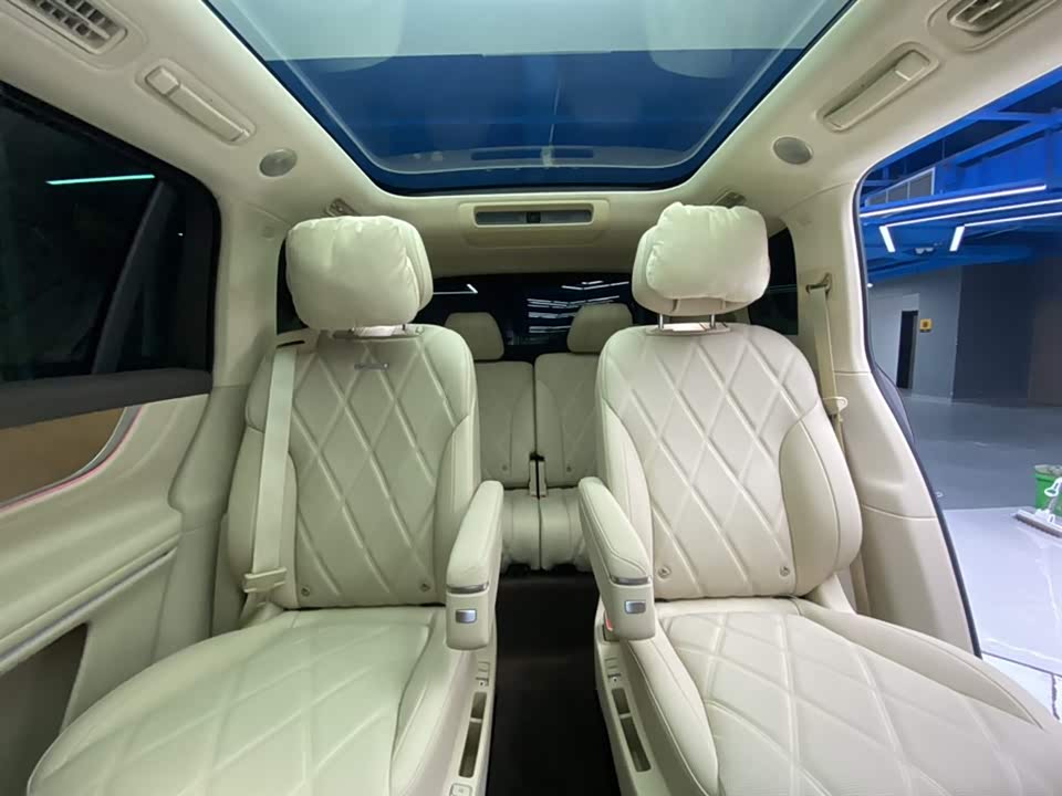 AITO Ask the world M9