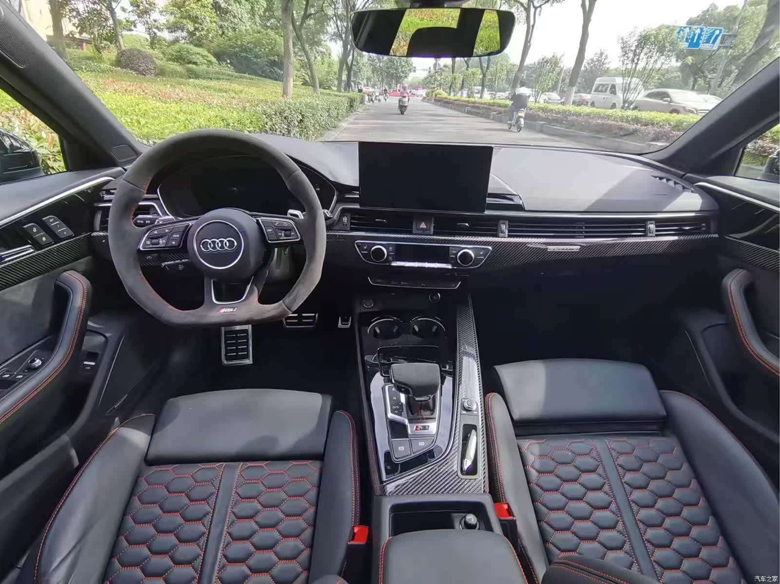 Audi RS4, 2023 все фото