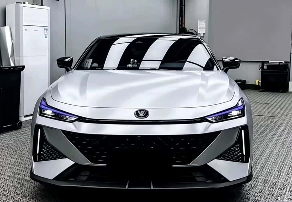Changan UNI-V, 2023 2