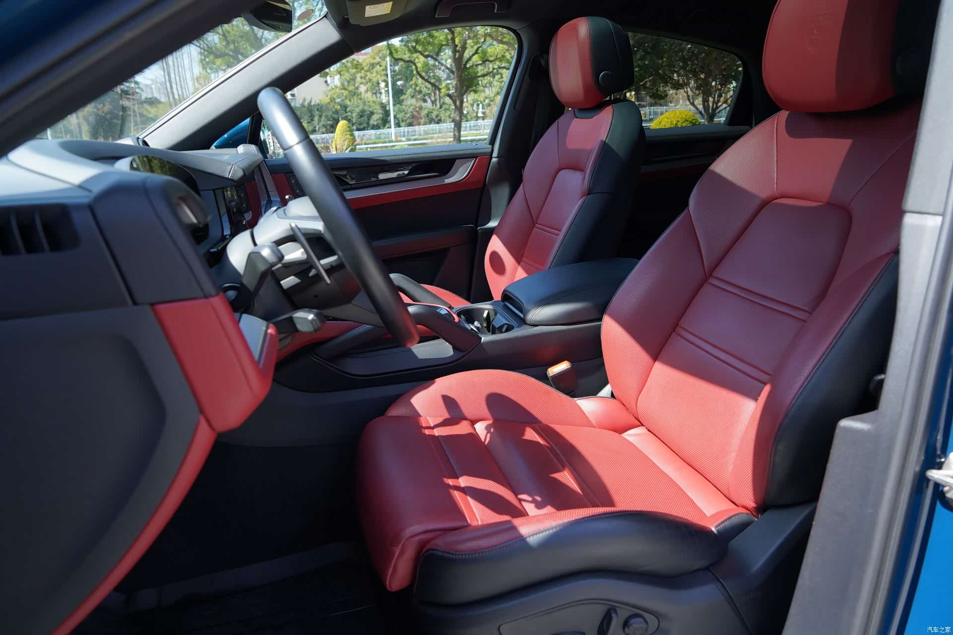 Porsche Cayenne, 2025 все фото